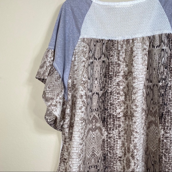 Entro - Two tone Snakeskin Print Blouse - Picture 12 of 13
